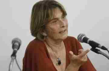  Política brasileira não enxerga ciência como solução, diz pesquisadora 